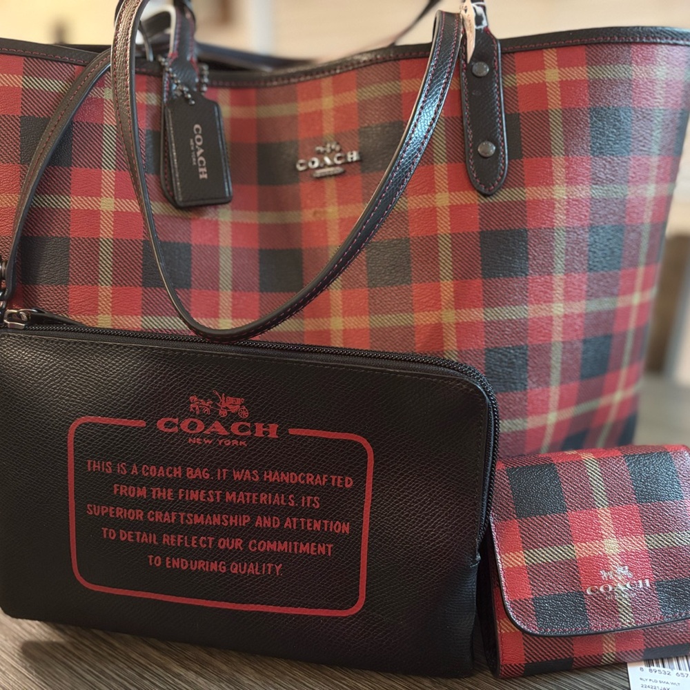 COACH NWT Plaid City Tote & Wallet & Pouch